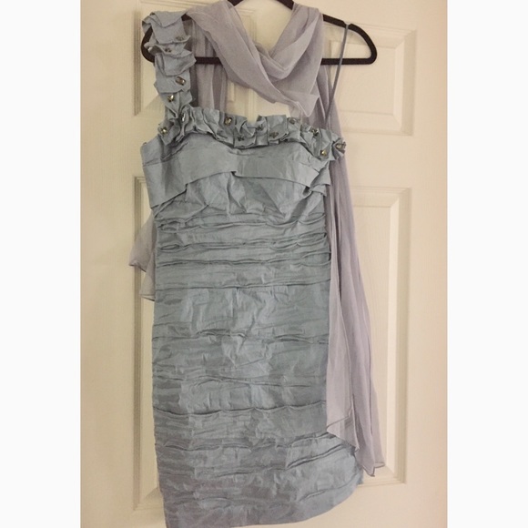 Alberto Makali Silver Cocktail dress in size 8. - Picture 2 of 4